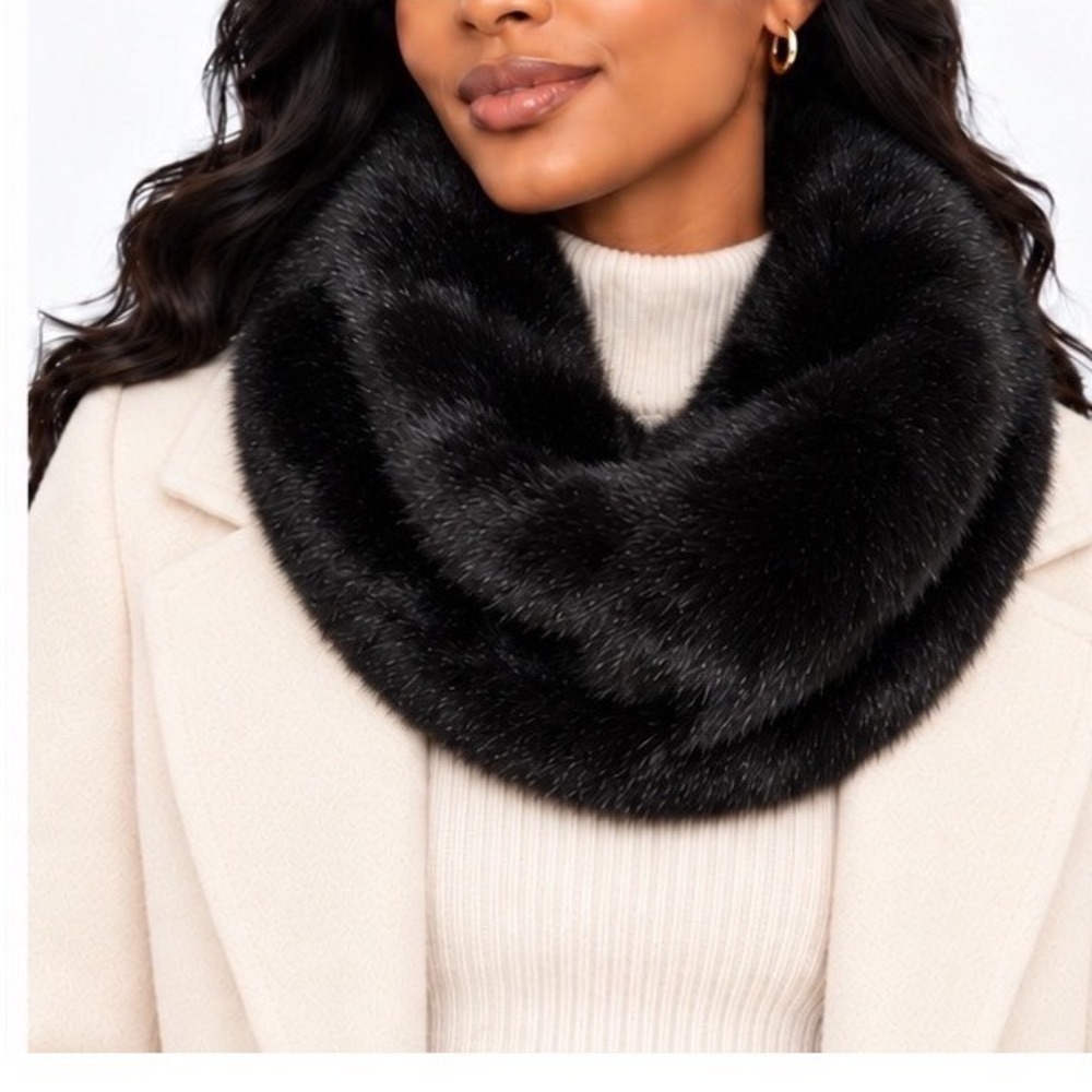 Ann Taylor Black Faux Fur Infinity Scarf Winter Neck Warmer Plush Loop 119-01